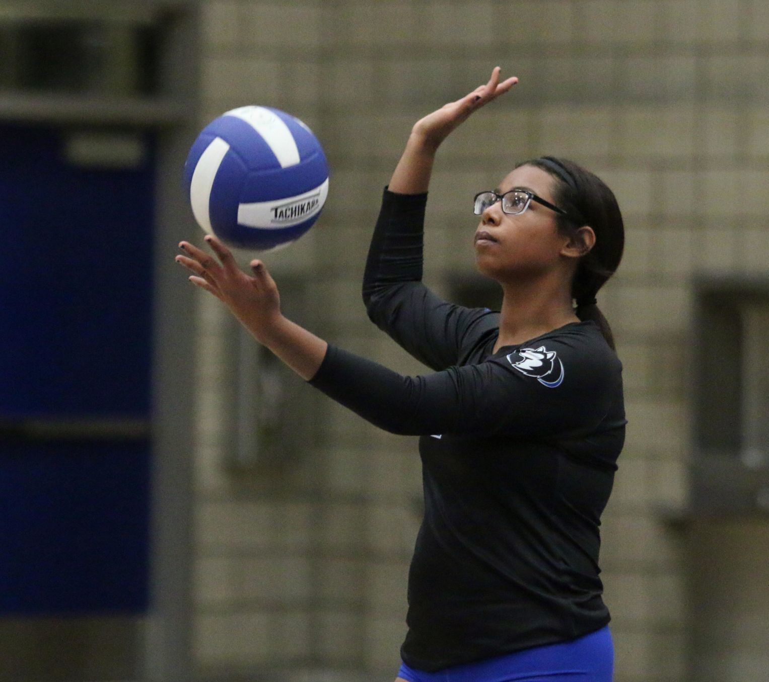 Huskies show heart in loss to Monarchs on Senior Night